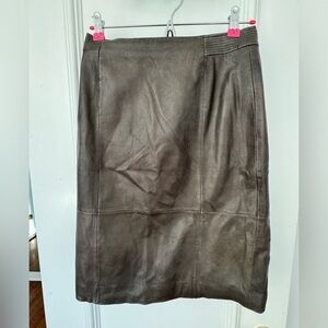 ⭐️Stunning Hugo Boss Olive Lambskin Leather Pencil Skirt Womens Size 4